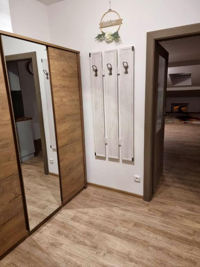 Podkrovni Studio Na Velkem Namesti S Wi-Fi Zdarma Hradec Králové 外观 照片